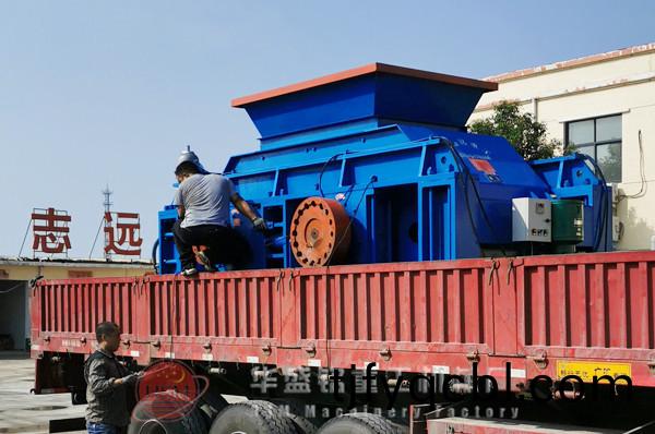 對(dui)輥(gun)破(po)碎(sui)機髮(fa)貨圖(tu)